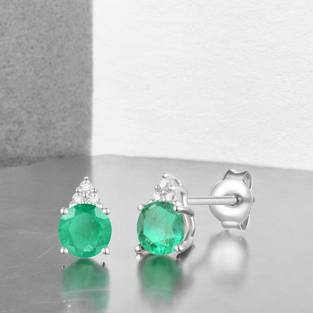 Elegant 14K Gold Stud Earrings with Diamonds and Emerald – 4.5mm Stone