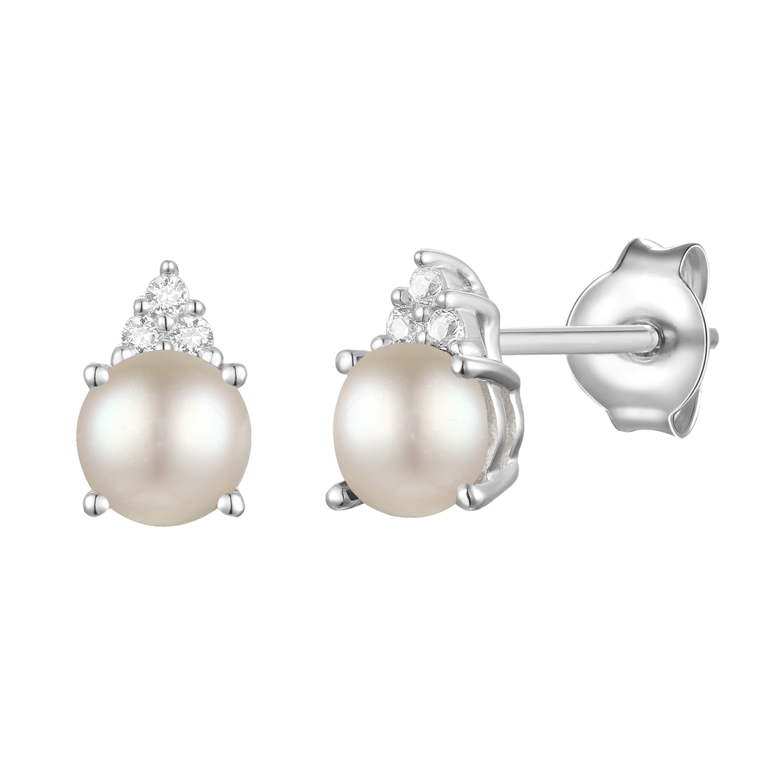 Elegant 14K Gold Stud Earrings with Diamonds and Pearl – 4.5mm Stone