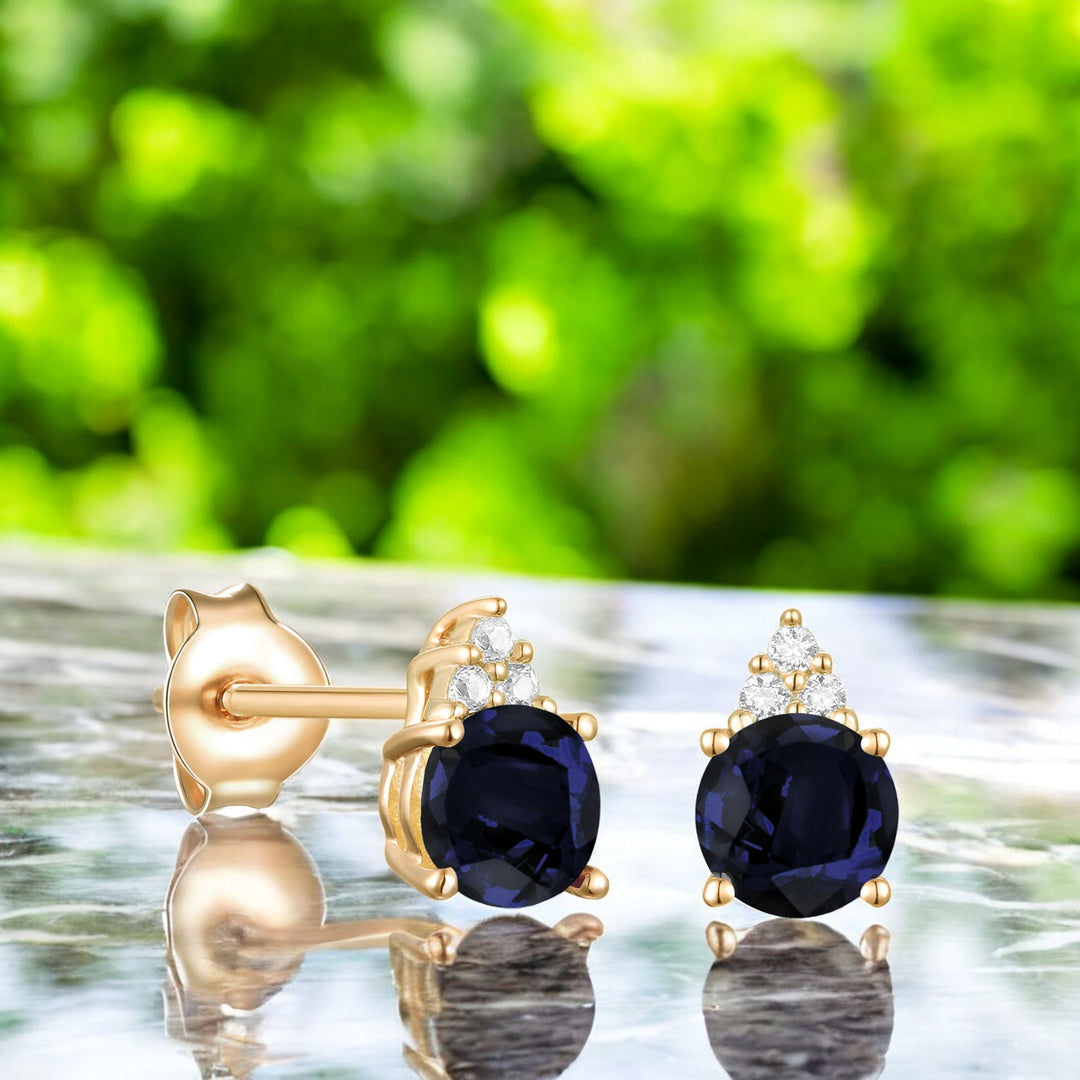 Elegant 14K Gold Stud Earrings with Diamonds and Sapphire – 4.5mm Stone