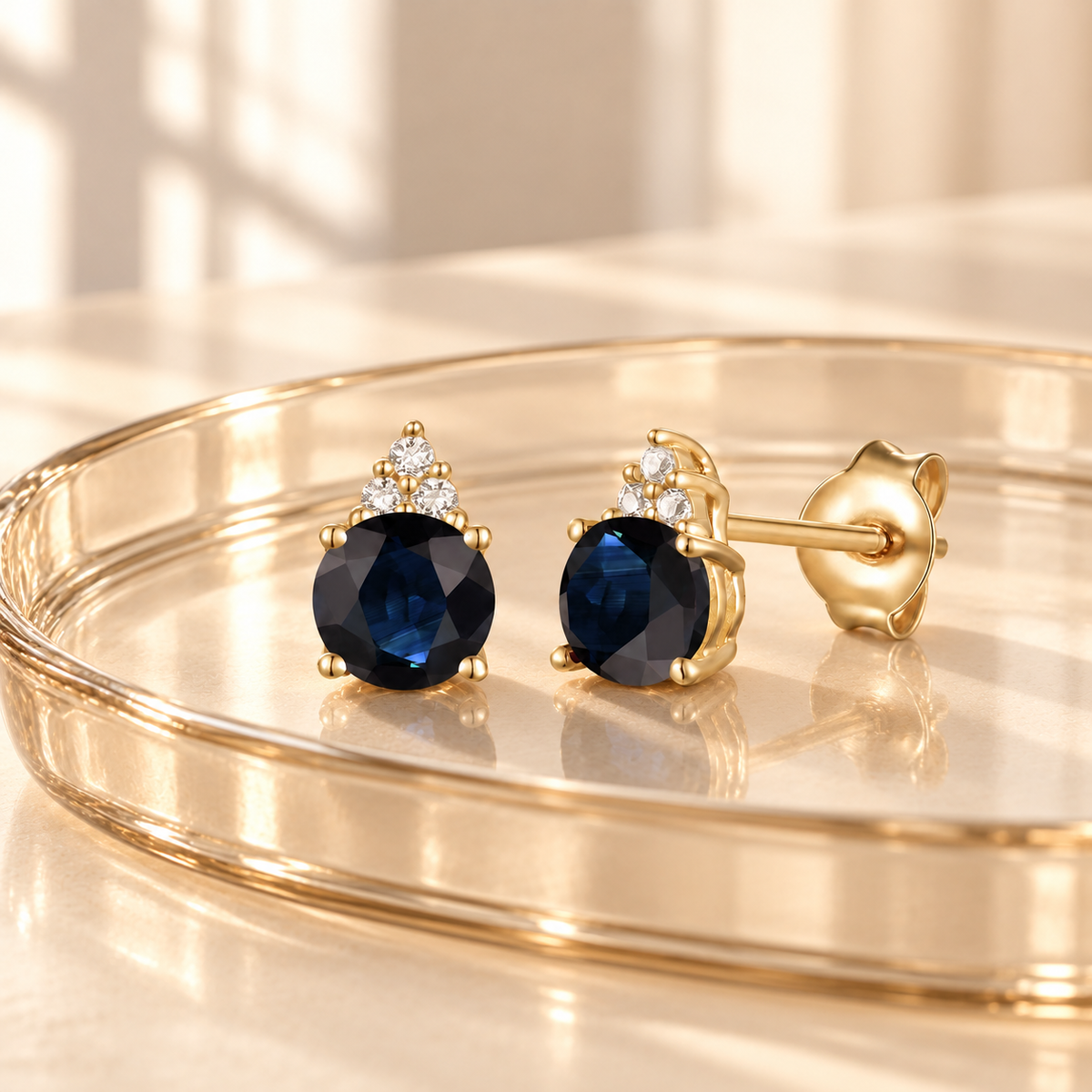 Elegant 14K Gold Stud Earrings with Diamonds and Sapphire – 4.5mm Stone