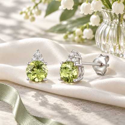Elegant 14K Gold Stud Earrings with Diamonds and Peridot – 4.5mm Stone