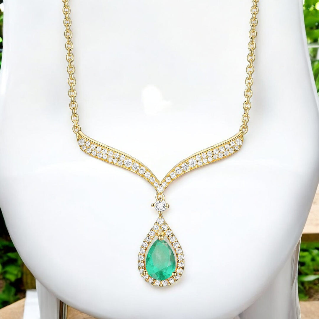 10K Genuine Emerald & 1/3 ct tw Diamond Pear Drop Necklace 18"